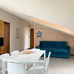 Dainese Apartments, Casa Ester