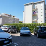 Dainese Apartments, Casa Ester