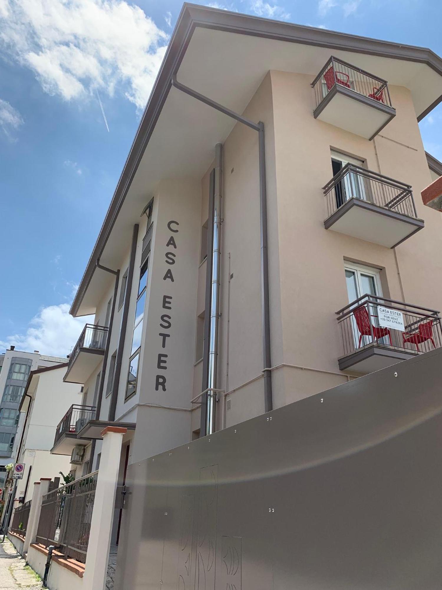 Dainese Apartments, Casa Ester